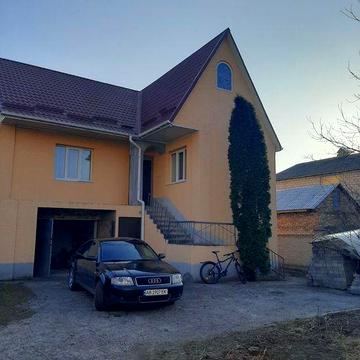 Оренда 2пов.будинку з гаражем в Пирогово,біля озера.Сімю