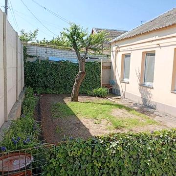 Продаю  будинок в інгульському районі .