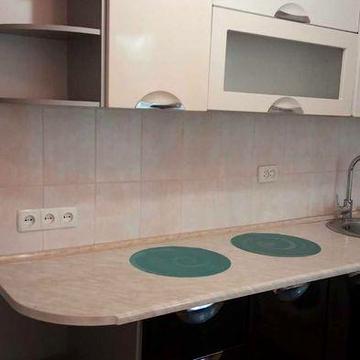 Сдам  1 - кв - правый берег( коммунальные-- свет, вода)