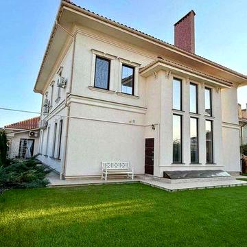 Аренда невероятного дома в Совиньоне , 500м², 12 сот