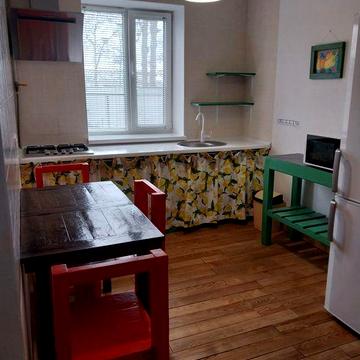 3-кімнатна квартира у приватному будинку центр