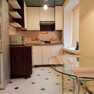 1 кімнатна ремонт,усі меблі і техніка на Космонавтів р-н Рокосовського