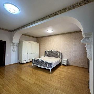 Продаж великогабаритної 2-кімнатної квартири