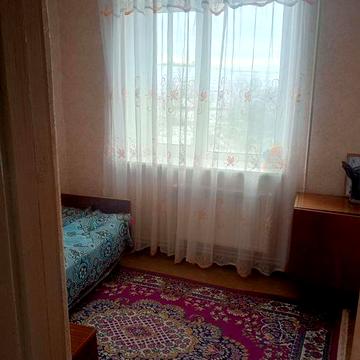 Продам квартиру на первой ревовке!