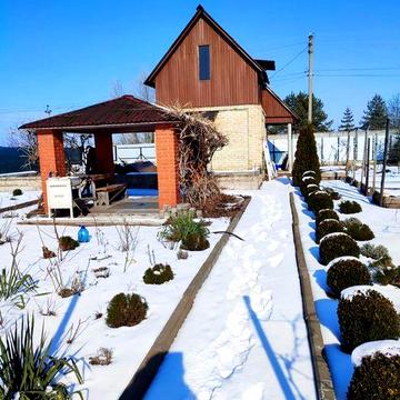 Дачний будинок на 6 сотках з садовими насадженнями. Раківка