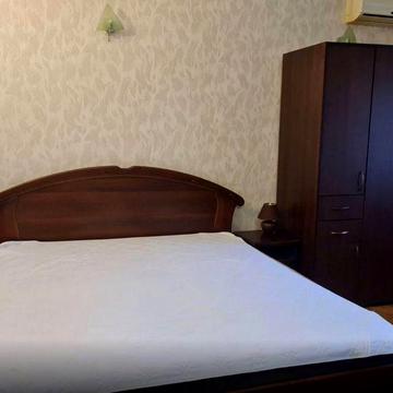 Сдам 2-х ком. Мясоедовская / Серединский сквер.