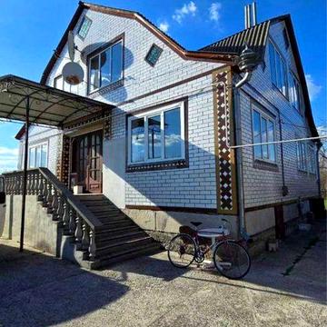 Продаж будинку в селі Мошни