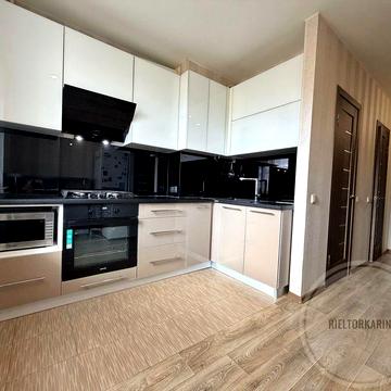 Намив/Озерна 1к простора квартира в продажі з ремонтом