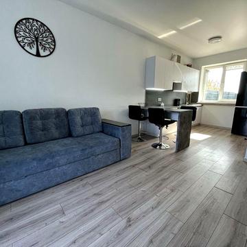 Оренда будинку з гаражем