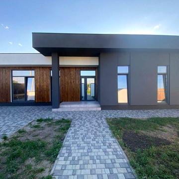 Продам новый дом в Новоолександровке 170 кв