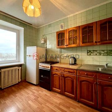 Затишна 2-кім. квартира на Митниці