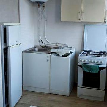 Здам 1-ку, Дніпровський р.н., вул.Чорних Запорожців 13 Б