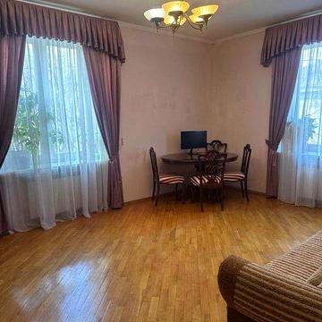 Оренда затишної 2к.квартири в центрі, Печерськ,  біля метро «Кловська"