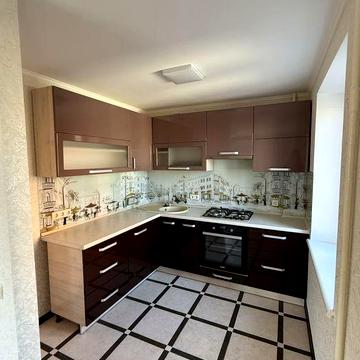 Продам квартиру студію в центрі з новим ремонтом та технікою