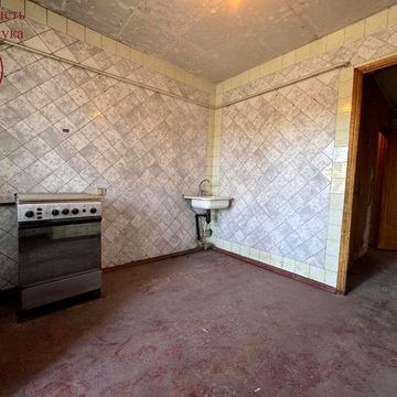 Квартира з гарним плануванням, під Ваш ремонт.