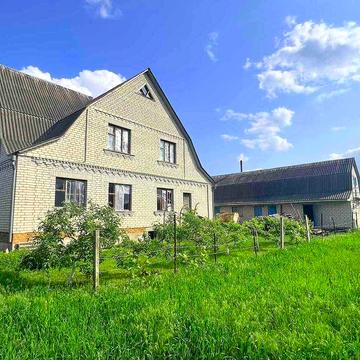 Продам добротній цегляний будинок на тихій вулиці в смт.Макарів.