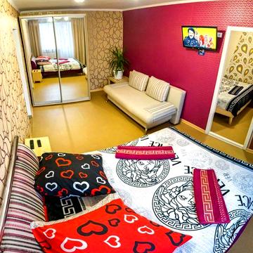 Квартира в центрі двокімнатна з ремонтом без посередників.