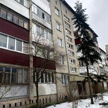 3 кімнатна , можна по постановах