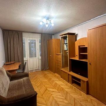 Здам в довгострокову оренду 1 кімнатну квартиру, вул.Ощепкова 14/2