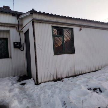 Частина будинку на Корбутівці під комерцію або житло.