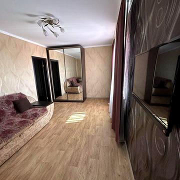 Оренда  ДВУХ комнатная квартира, 4 старая поликлиника.