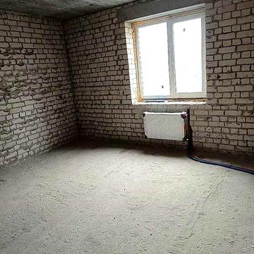 Терміново продам 2 к. із. квартиру в центрі, метро 12 хв. пішки