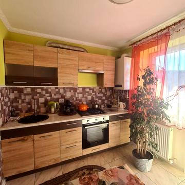 Продається 2-х кімнатна квартира в центрі м.Берегове