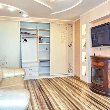 Миколи Лаврухіна вул., 15