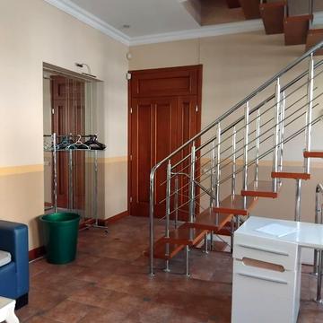 Ніжинська вул., 32