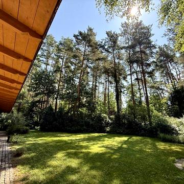 Карпатський будинок в VIP-містечку у хвойному лісі на Київському морі