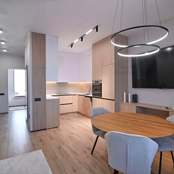 Будинок/котедж з якісним ремонтом, укомплектований, район Газовик