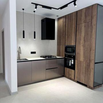 Продаж новенького будинку