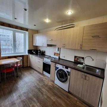 Сдам трёхкомнатную квартиру. Черёмушки. Y.A.