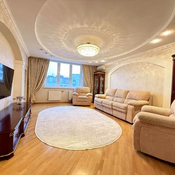 Срібнокільська вул., 1