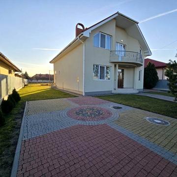 Будинок 220 м² на 15 сот. / Коритняни / 3 км від Ужгород / гараж, сад