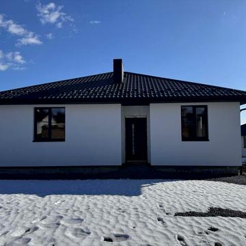 Продам окремий будинок з ділянкою 4 сот!