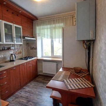 • Продам 1-кімнатну квартиру з ремонтом та автономним опаленням!