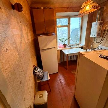 Продам 1 кімнатну квартиру в центрі