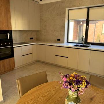 Продаж будинку- дуплексу