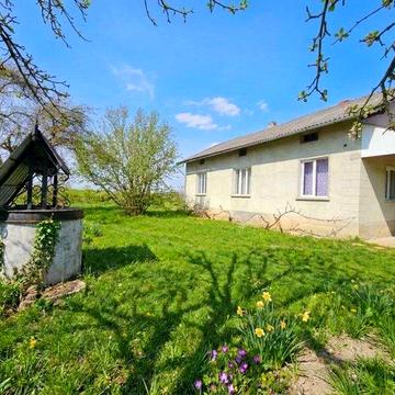 Продається добротний цегляний будинок...