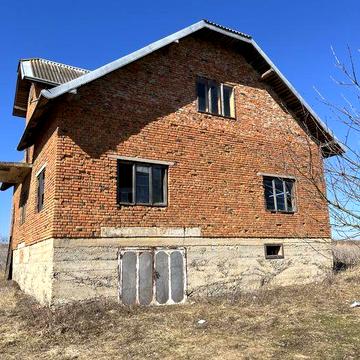 Продам цегляний будинок