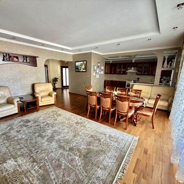 Ексклюзивна кв-ра 156 м2 самий центр - комфорт, простір та престиж