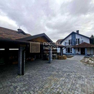 Продаж будинку в центрі міста