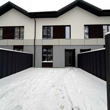 Таунхаус у центрі Ірпеня, центральні комунікації та окремі дворики