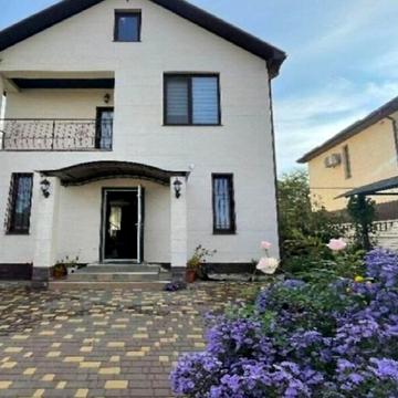 Будинок в Червоному Хуторі