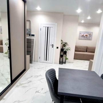 БЕЗ КОМІСІЇ. 1здача.2кімн.46м2.Інвертори на тепло,воду.В тихому центрі