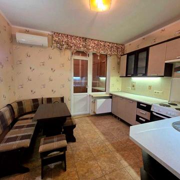 1 кв Таирова новый ЖК на Небесной сотни Левитана с кладовкой на этаже