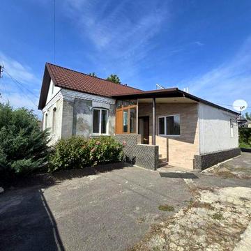 Розгляд . Держ програми Рокитне.Продаж будинку на два окремих входа.