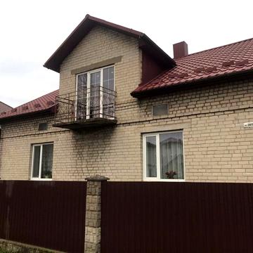 Будинок цегляний З ремонтом та з садом та Хоз Приміщенням
