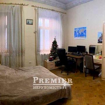 Фасадна квартира в центрі Одеси: Пушкінська вул.